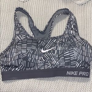 padded nike sports bra